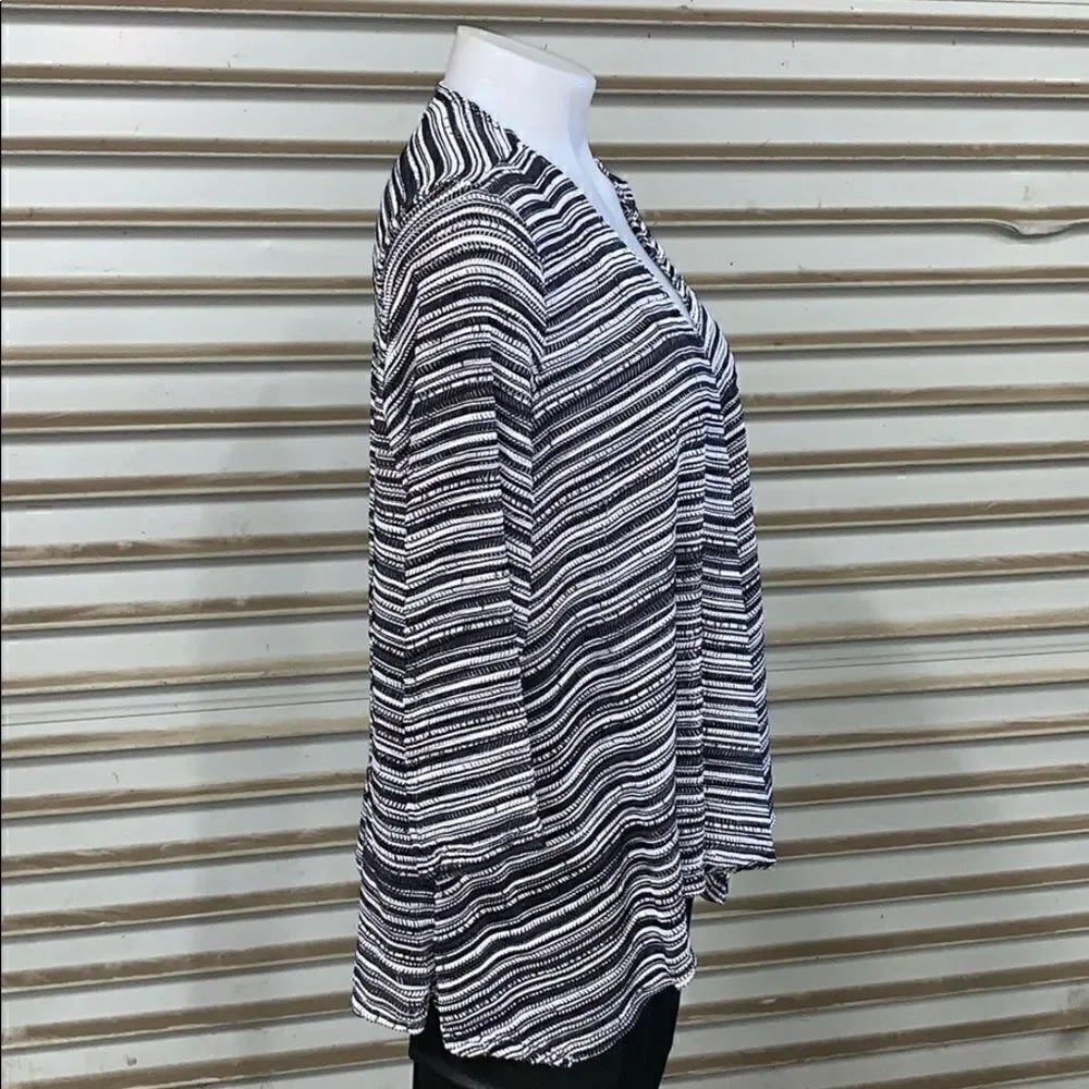 Travel Elements black and white cardigan